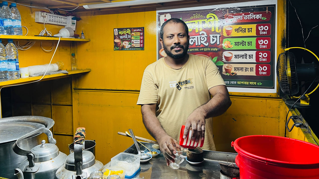 ঋণ নিয়ে চা বিক্রি করা যুবদল নেতার পাশে মহানগর দক্ষিণ যুবদল