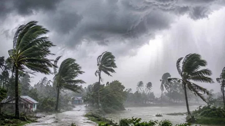 ১৭ জেলায় ঝড়ের আভাস, বজ্রবৃষ্টি নিয়ে নতুন বার্তা
