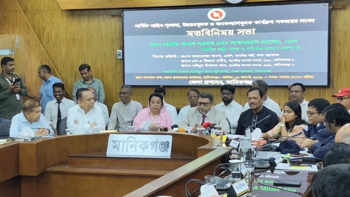 আদানি বিদ্যুৎ নিয়ে আমাদের সঙ্গে খেলা করছে: স্বাস্থ্যমন্ত্রী