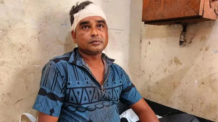 বিকাশ এজেন্টকে কুপিয়ে ৭ লাখ টাকা ও ৪ মোবাইল ছিনতাই