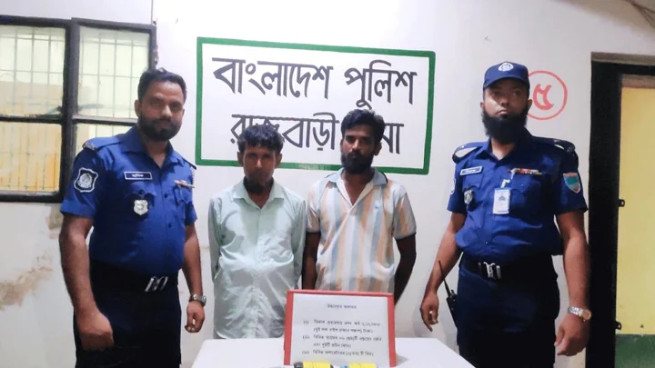 ডিবি পুলিশ পরিচয়ে প্রতারণা, গ্রেপ্তার ২