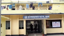 মিয়ানমারে পাচারের সময় ২৯৩ বস্তা সারসহ আটক ৪