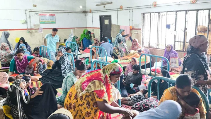 গরম, লোডশেডিং আর শয্যাসংকটে হাঁসফাঁস হামে আক্রান্ত শিশুরা
