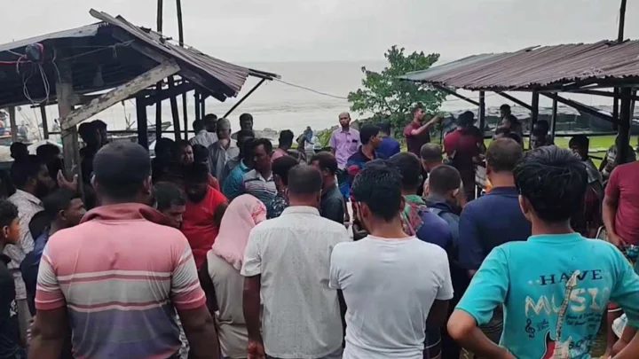 ভোলায় মৎস্য ব্যবসায়ীদের কাছে চাঁদা দাবির অভিযোগ