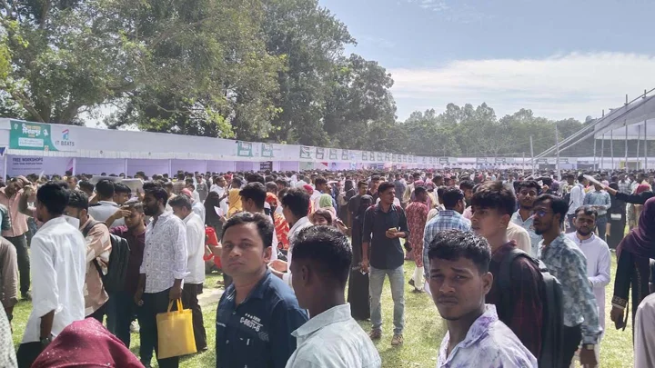 চাকরির আশায় এক মাঠে ৩০ হাজার যুবক-যুবতী