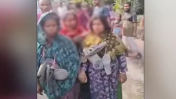 ৩ নারীকে জুতার মালা পরিয়ে গ্রাম প্রদক্ষিণ, এরপর তাদের নামেই থানায় অভিযোগ