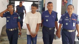 উচ্চ শব্দে গান বাজিয়ে দাঁত ভেঙে ছ্যাঁকা দেওয়া হয় গৃহবধূকে