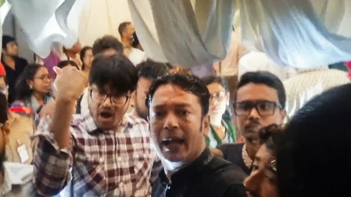 জবিতে জকসু নেতা ও ছাত্রদলের সংঘর্ষ