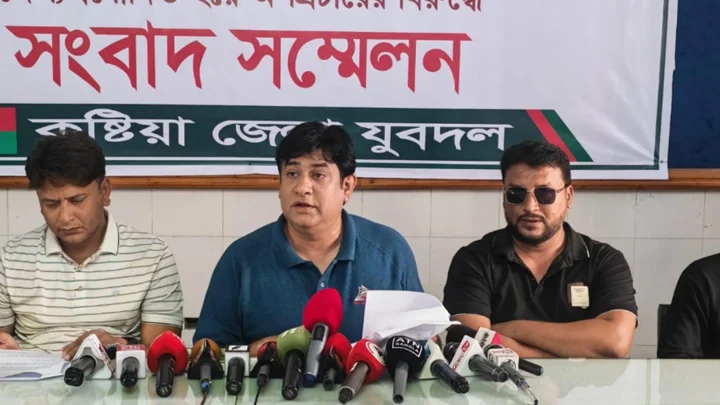 অর্থ লেনদেনের অভিযোগ অস্বীকার করে কুষ্টিয়া যুবদল সভাপতির সংবাদ সম্মেলন