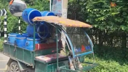 এক্সপ্রেসওয়ে এলাকায় দুধ ব্যবসায়ীকে ছুরিকাঘাত করে ছিনতাই