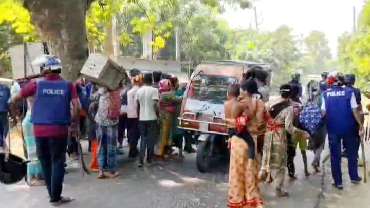 কালীগঞ্জে বেদে পল্লীতে হামলা-ভাঙচুর, আতঙ্কে ঘর ছাড়ছেন বাসিন্দারা