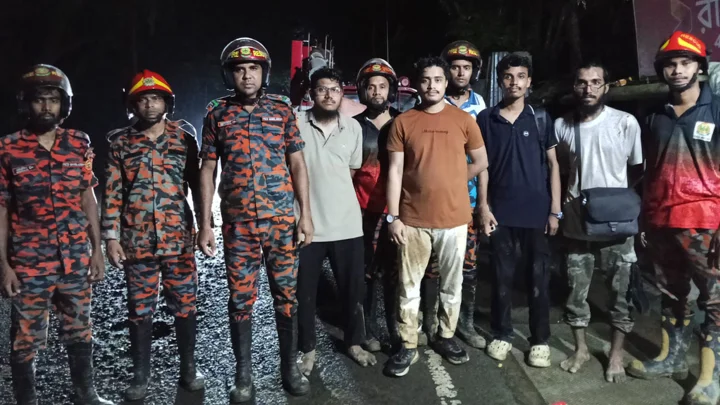 কাপ্তাইয়ের সীতাপাহাড়ে হাইকিংয়ে গিয়ে পথ হারালেন চারজন, অতঃপর…