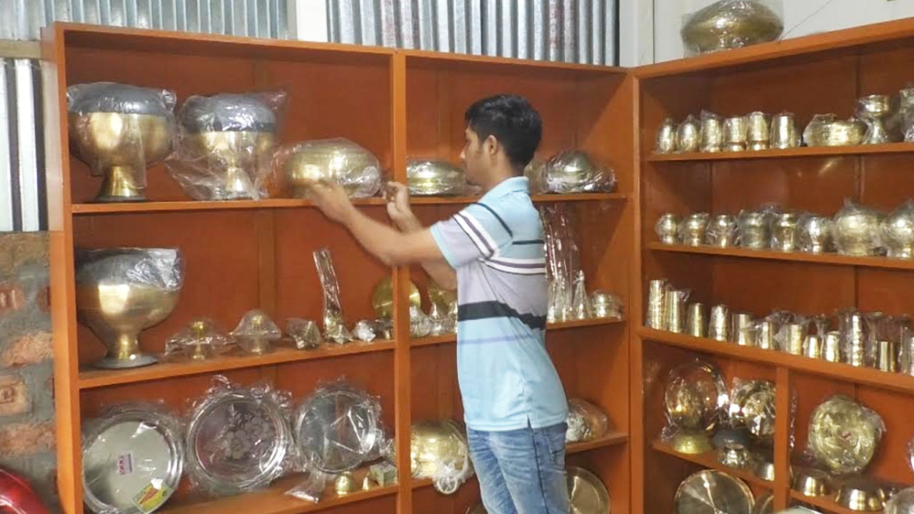 কাঁসার তৈজস পত্র। ছবি: এশিয়া পোস্ট