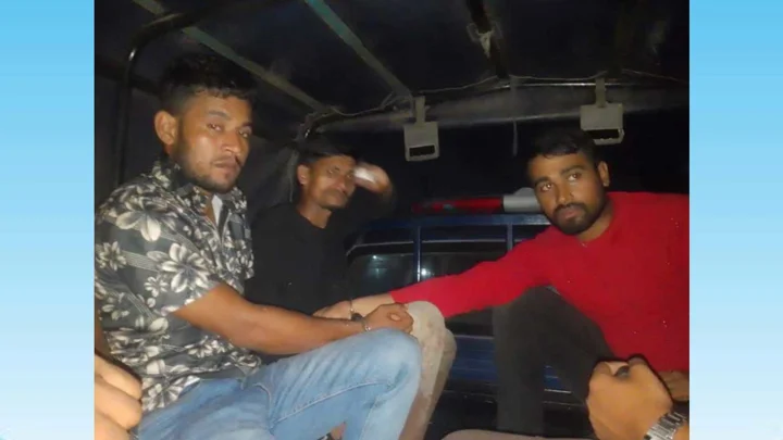 খুলনায় পিস্তল-গুলি ও ককটেলসহ গ্রেপ্তার ৩