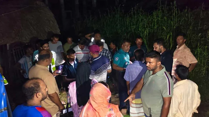 খুলনায় মাদক না দেওয়ায় বাড়ি ভাঙচুর, গুলির অভিযোগ