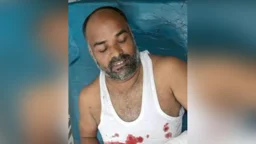 টাকা-মোবাইল ছিনিয়ে নিয়ে পুলিশ পরিদর্শকে চাপাতির কোপ