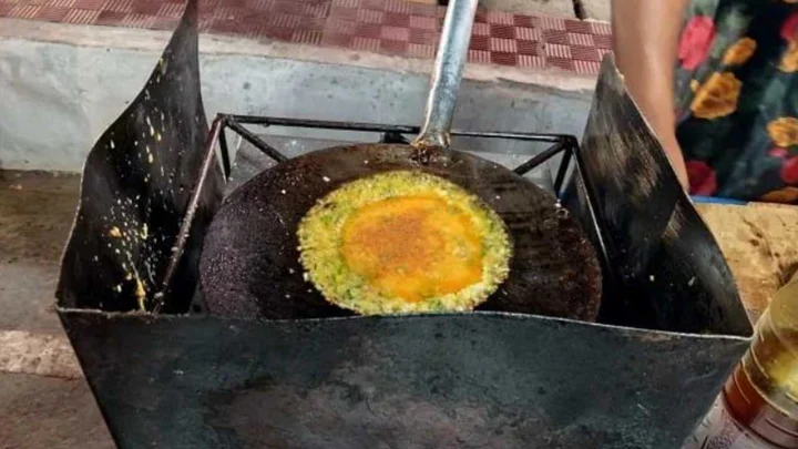খুলনার এই ‘ডিম ঘোটা’ কেন এত জনপ্রিয়