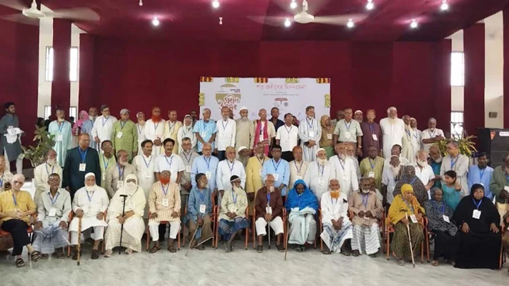 স্মৃতি, সম্মান আর ভালোবাসায় প্রবীণদের এক দিন