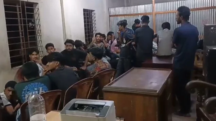 লক্ষ্মীপুরে ১৮৪ কিশোর আটক, সন্তানের আড্ডায় নজর রাখার আহ্বান পুলিশের