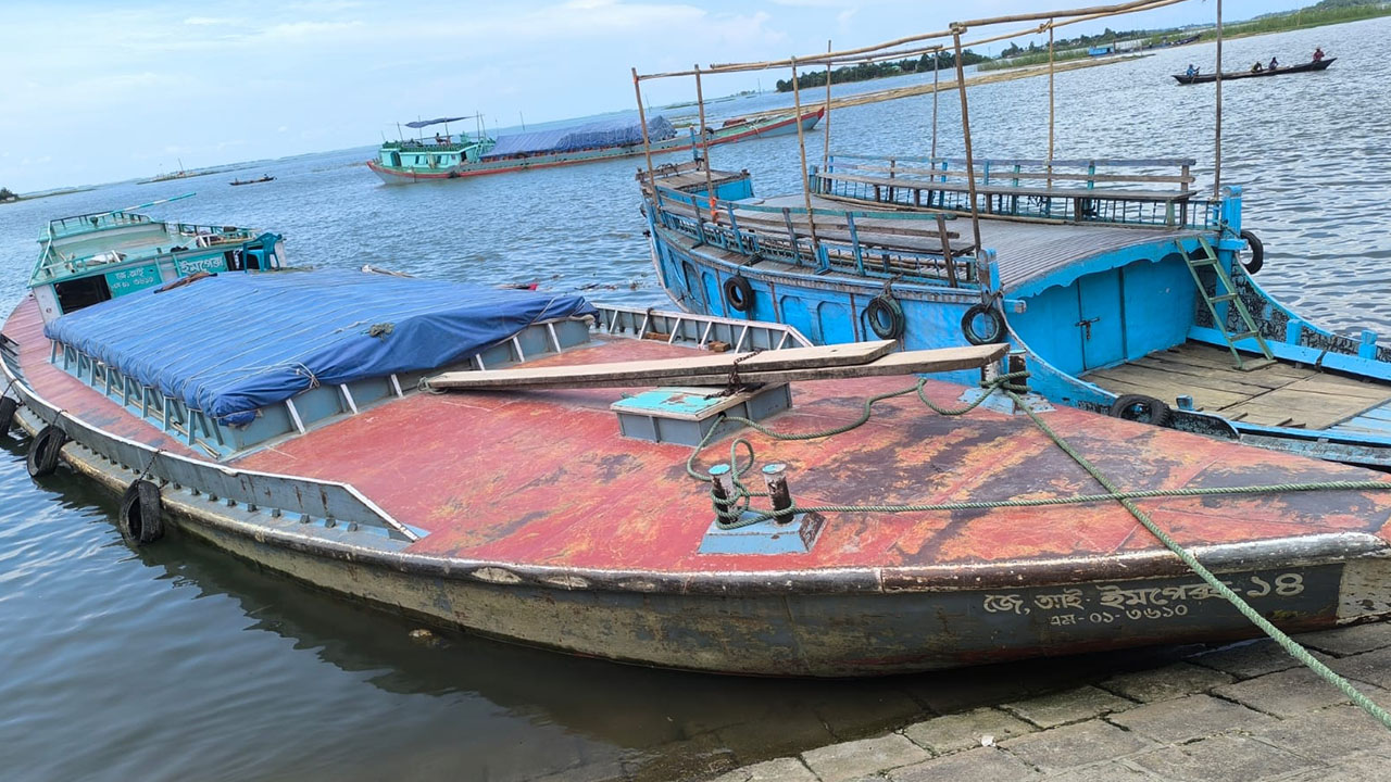 কাঙ্ক্ষিত টাকা না পেয়ে বাল্কহেডের ইঞ্জিনই খুলে নিয়ে গেল ডাকাতরা