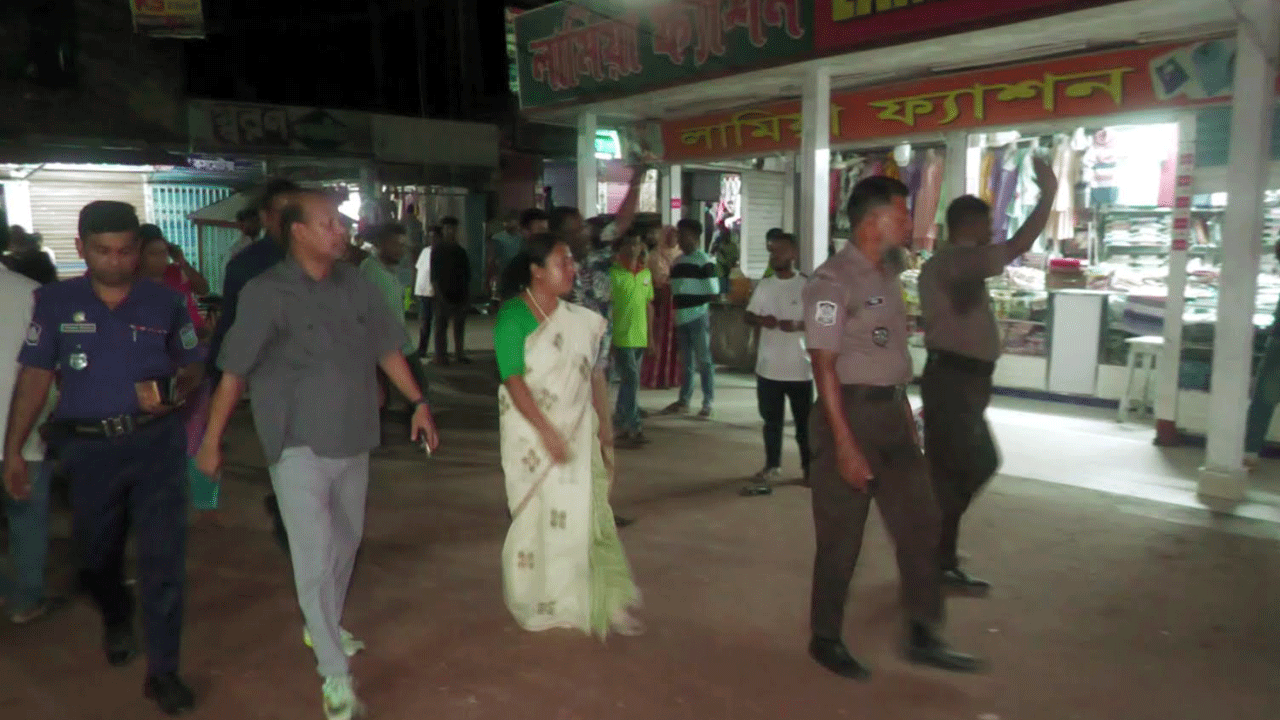 শেরপুরে রাত ৮টার মধ্যে দোকান বন্ধে প্রশাসনের তৎপরতা