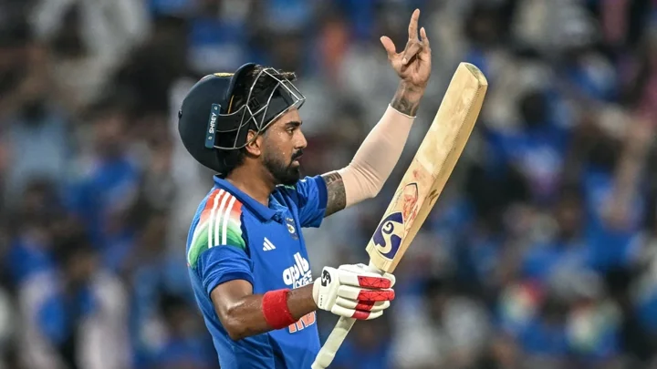 রাহুলের সেঞ্চুরিতে বিপর্যয় সামলে ভারতের ৩৫১