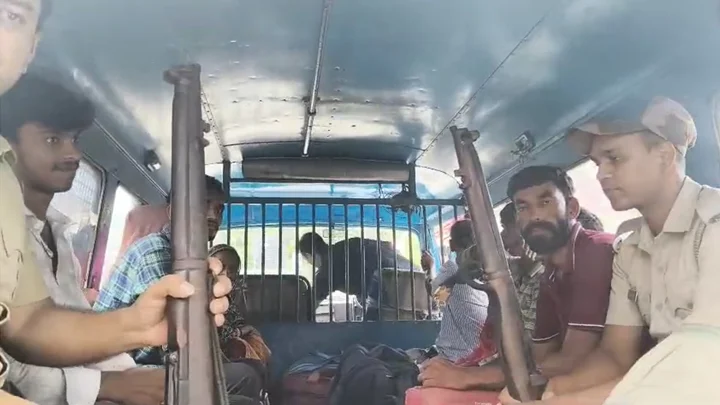 অনুপ্রবেশের অভিযোগে পশ্চিমবঙ্গে গ্রেপ্তার ১৭