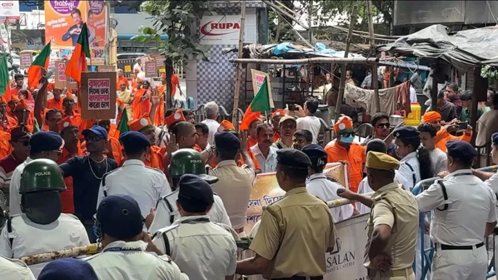 আবারও বাংলাদেশ ‘বিভক্তের’ দাবিতে কলকাতায় উপ-হাইকমিশন ঘেরাওয়ের চেষ্টা
