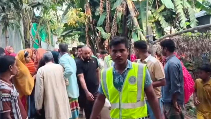 ভাতিজার ধারালো অস্ত্রের কোপে প্রাণ গেল চাচির