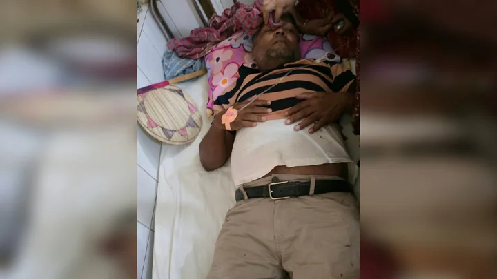 কুষ্টিয়ায় ক্লাস শেষে বাড়ি ফেরার পথে শিক্ষককে মারধর