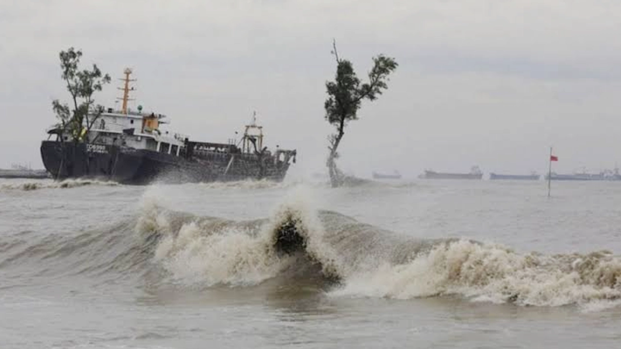 আবারও লঘুচাপের আশঙ্কা, সতর্কতা