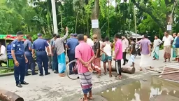 সার নিয়ে সিন্ডিকেট বন্ধে ফের লালমনিরহাটে কৃষকদের বিক্ষোভ