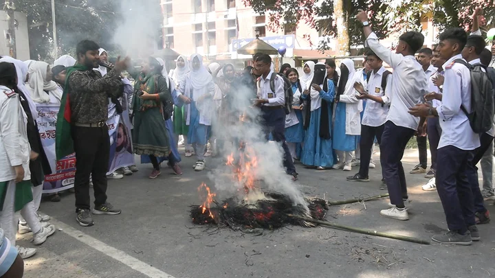 ‘বোনকে ধর্ষণ করেছে, আবার মামলা তুলে নিতে হুমকি দিচ্ছে’