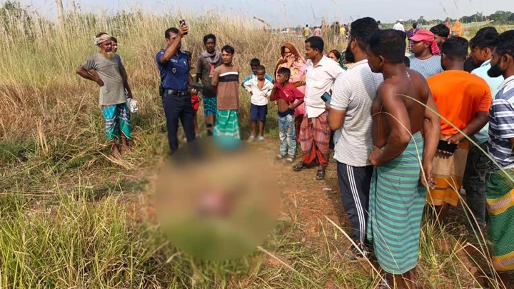 সিরাজদিখানে ৬ বছরের শিশুকে হত্যা, বাবাকে কুপিয়ে জখম