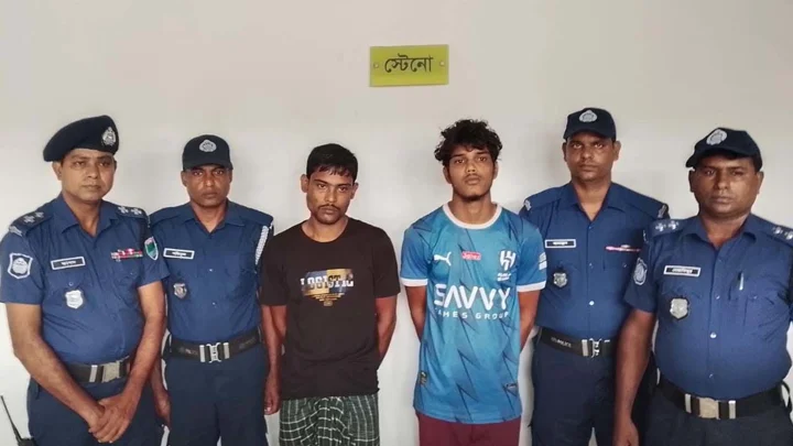 হত্যার পর চারটি ইট বেঁধে কপোতাক্ষ নদে ফেলে দেওয়া হয় লাশ
