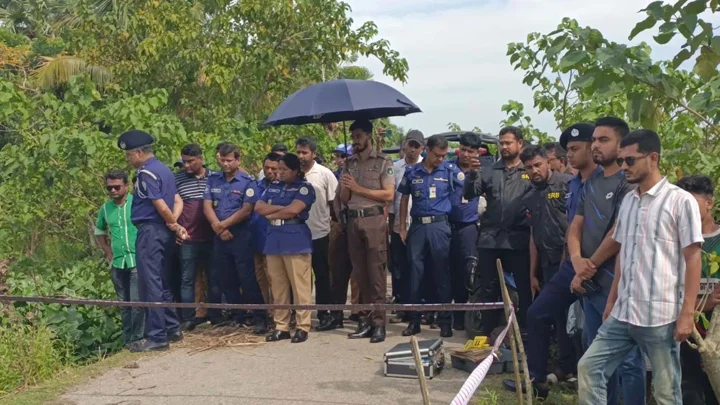 মুখোশ পরে যুবককে বাসা থেকে তুলে নিয়ে কুপিয়ে ও পিটিয়ে হত্যা