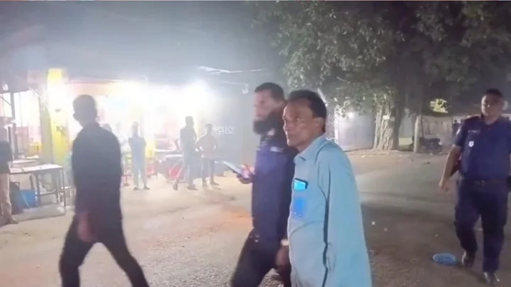 মাদক বিক্রির টাকা ভাগাভাগি নিয়ে সংঘর্ষ, অর্ধশত হাতবোমা বিস্ফোরণ