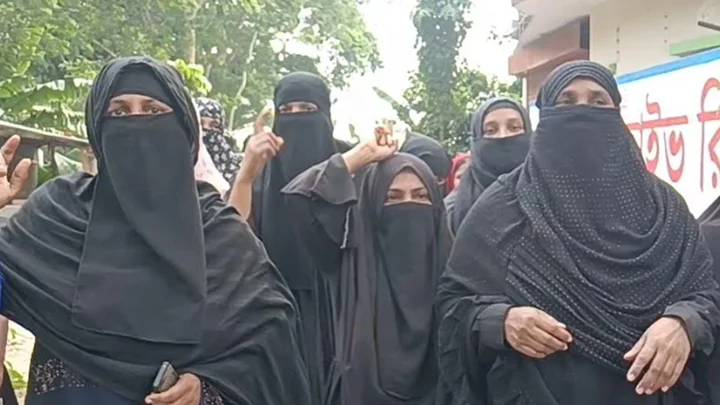‘মেয়ের জন্য বিচার চাইতে থানায় গিয়েছিলাম, এখন আমিই মামলার আসামি’
