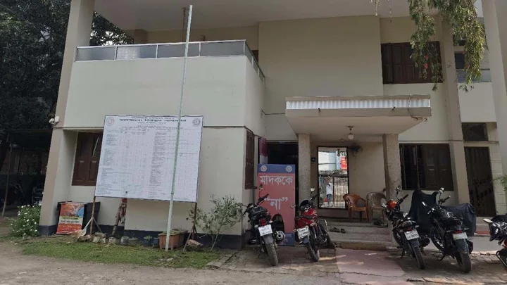 এক গাড়িতেই ১১ থানার মাদকবিরোধী কার্যক্রম