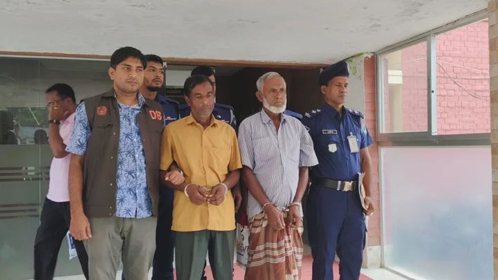 মাগুরায় সার নিয়ে সিন্ডিকেট, দুই ব্যবসায়ী গ্রেপ্তার