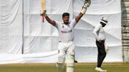 চার ম্যাচেই ৬১৭ রান, এবার মাহফিজুলের অপরাজিত দ্বিশতক
