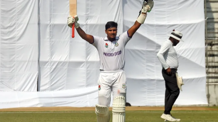 চার ম্যাচেই ৬১৭ রান, এবার মাহফিজুলের অপরাজিত দ্বিশতক