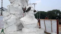 বীরশ্রেষ্ঠ হামিদুরের ভাস্কর্যে জুতা ঝোলানোর ঘটনায় গ্রেপ্তার ১