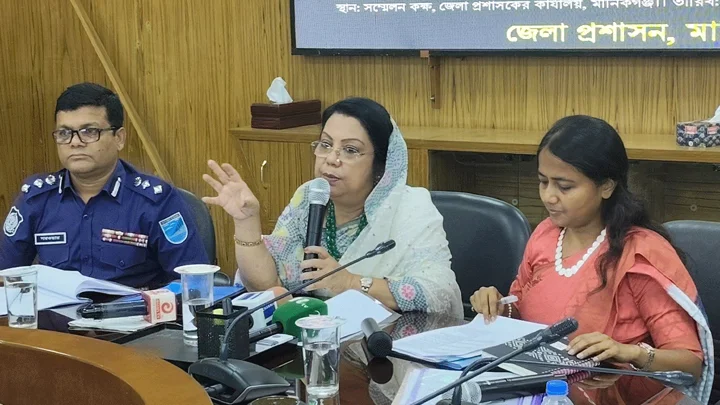 কৃত্রিম সংকট রোধ করে সময়মতো সার সরবরাহের আহ্বান খাদ্যমন্ত্রীর