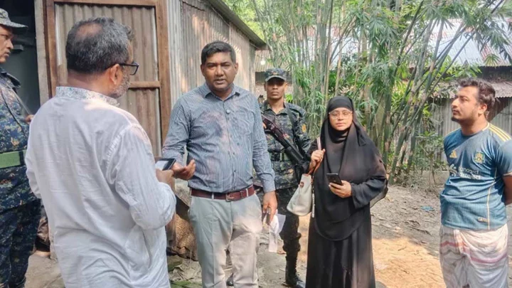 অতিরিক্ত দামে এলপিজি বিক্রি, তিন ব্যবসায়ীকে ৬০ হাজার টাকা জরিমানা