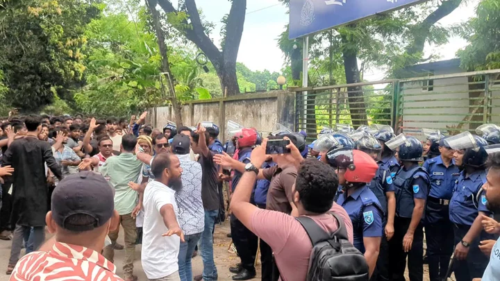 মানিকগঞ্জে বিএনপির দুপক্ষের ধাওয়া-পাল্টা ধাওয়া