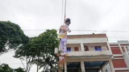 পদযাত্রার কয়েক ঘণ্টা আগে গাংনীতে এনসিপি নেতাদের কুশপুত্তলিকা