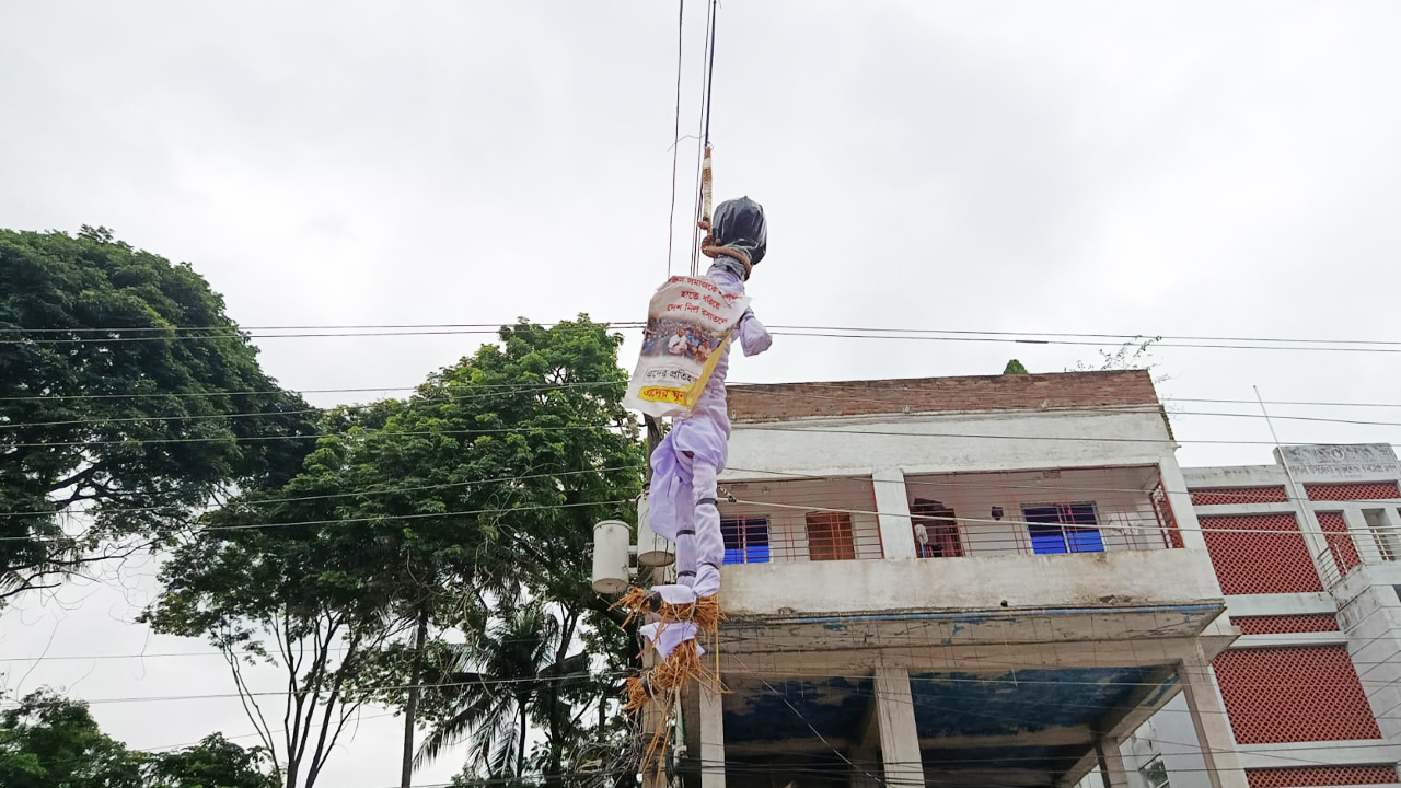 পদযাত্রার কয়েক ঘণ্টা আগে গাংনীজুড়ে এনসিপি নেতাদের কুশপুত্তলিকা