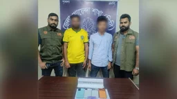 খেলনা পিস্তল দেখিয়ে ভয়, অনলাইন জুয়ার তথ্য পেয়ে গ্রেপ্তার ২