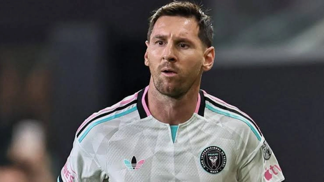 মেসিকে ছাড়াই মায়ামিতে ফিরল বিমান, অনিশ্চিত পরের ম্যাচ